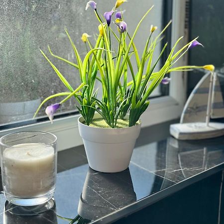 1 Bed With Kitchenette And Bathroom Oxford Bagian luar foto